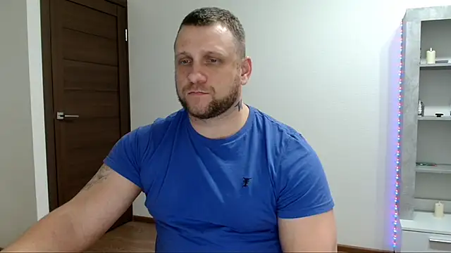 B-L-O-N-D – Naživo XXX chat