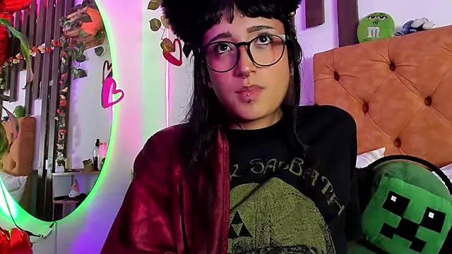 MeowMota_: διαδικτυακό σόου στην κάμερα