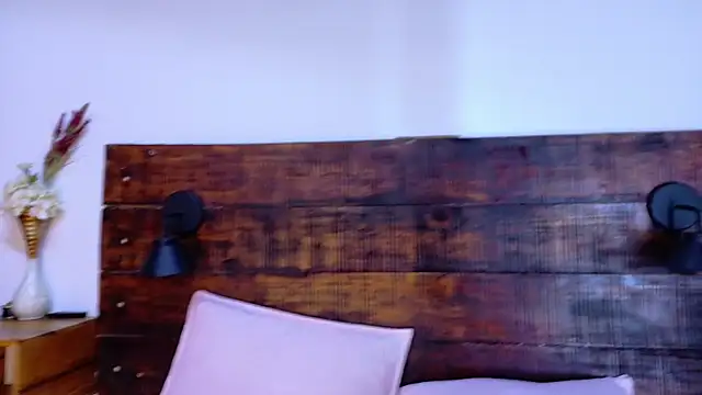 Esmeralda_and_Naim Webcam Show