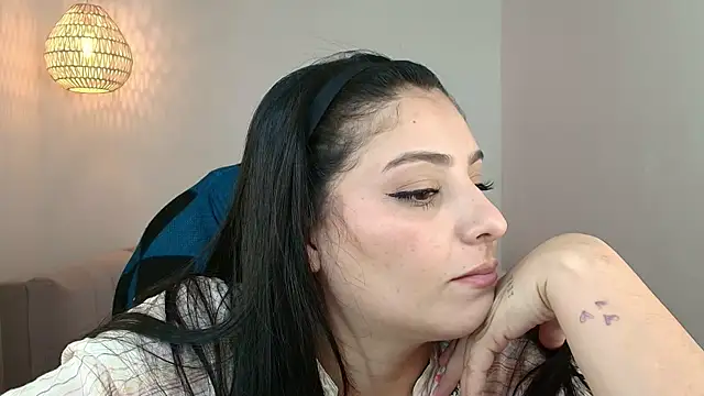 YummyAnna_ élő XXX-chatje