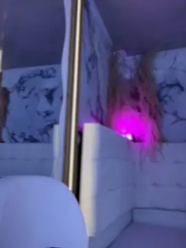 _Viollet Adlı Modelin Canlı XXX Sohbeti