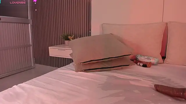 annie_clarkson Show Webcam