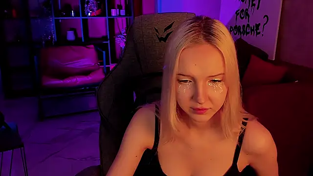 MaoqiBeverly Adlı Modelin Canlı XXX Sohbeti