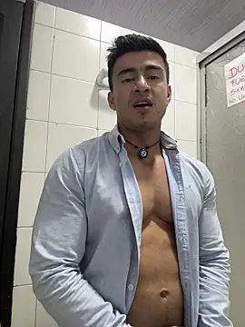 Chris_Clarck: онлайн-секс-чат