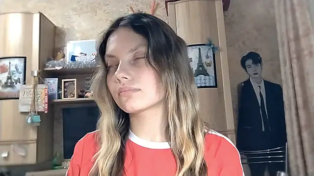 loaneein Live XXX chat