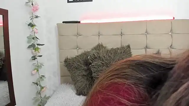 Chat +18 de LinaBrowm ao vivo