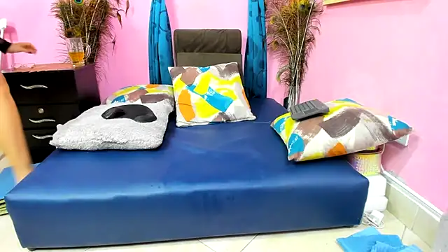 miss--flora Chat XXX in diretta