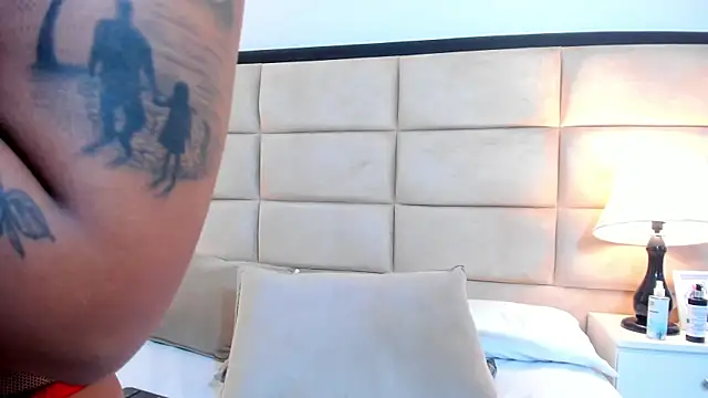 Chat +18 de GabyMoreau ao vivo