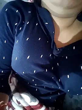 Ruhi_07 লাইভ XXX চ্যাট