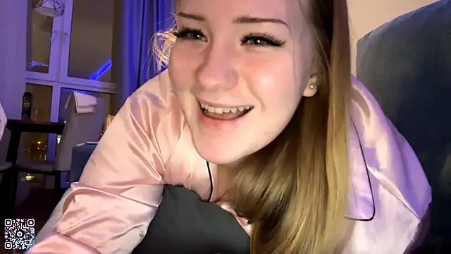 Chat +18 de PandaFluff ao vivo