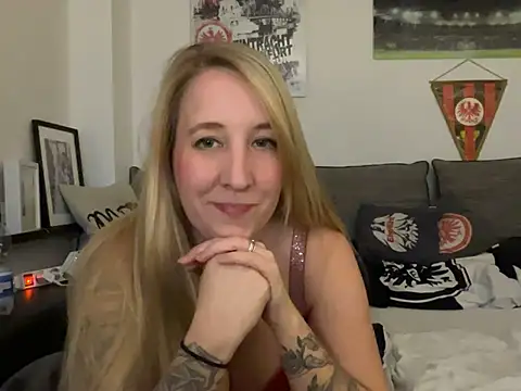 Ninimaus লাইভ XXX চ্যাট