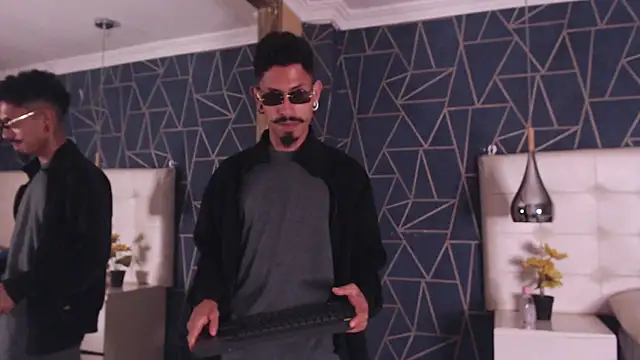 NoaahTylor Adlı Modelin Canlı XXX Sohbeti