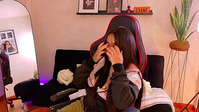 EmmyEvans1 라이브 XXX 채팅