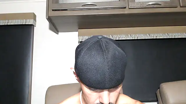 ThickD2C: διαδικτυακό σόου στην κάμερα