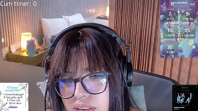 Eli666uwu Chat XXX in diretta