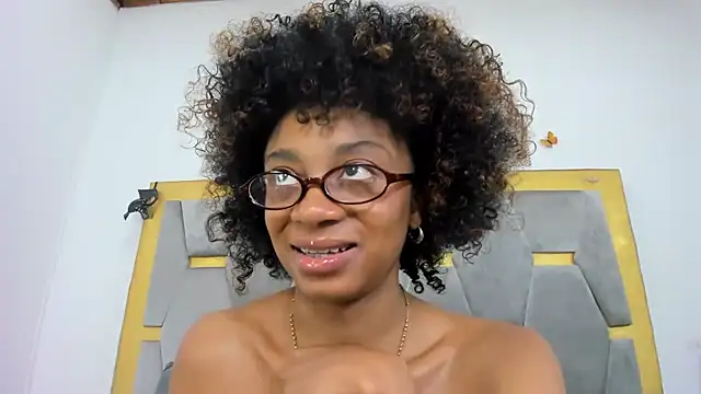 Chat +18 de AliyahBrowns ao vivo