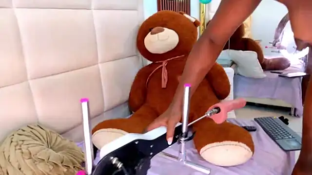 Reginadenver élő XXX-chatje