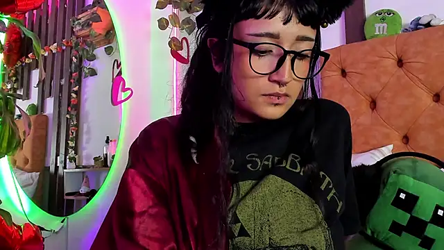 Chatroom XXX en direct de MeowMota_