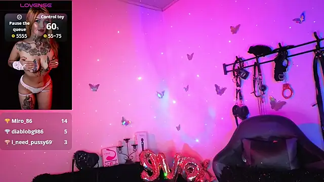 Show modela Zoeee_001 na web-kameri