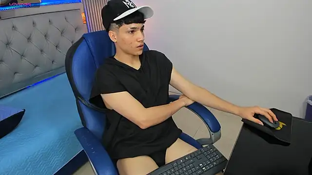 SamBlack_ live XXX chat