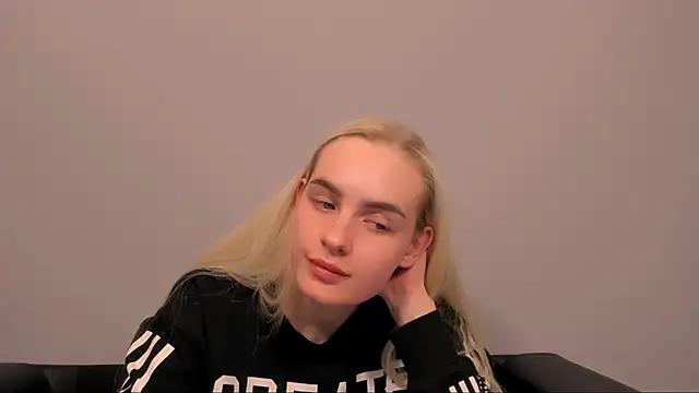 OliviaKisss Adlı Modelin Canlı XXX Sohbeti