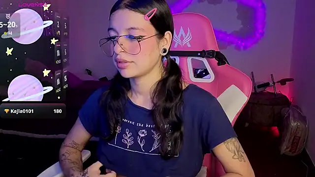 Chat XXX Live larah_uwu