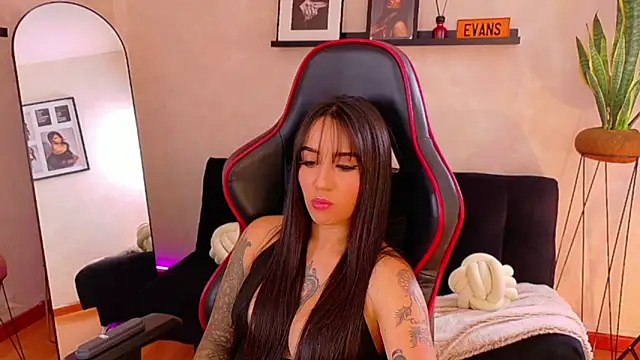 Chat +18 de EmmyEvans1 ao vivo