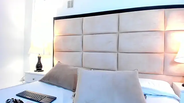 Chat +18 de GabyMoreau ao vivo