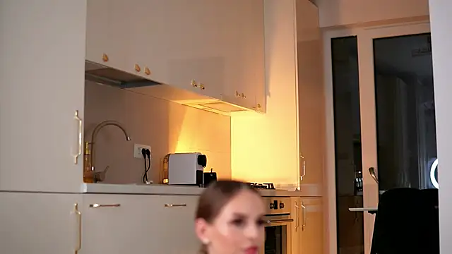 ElaraShine – Live XXX-chat