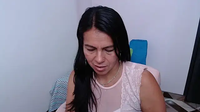 camilavargas_ – Live XXX-chat