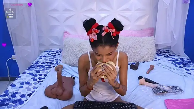 adisson_petite1 élő XXX-chatje