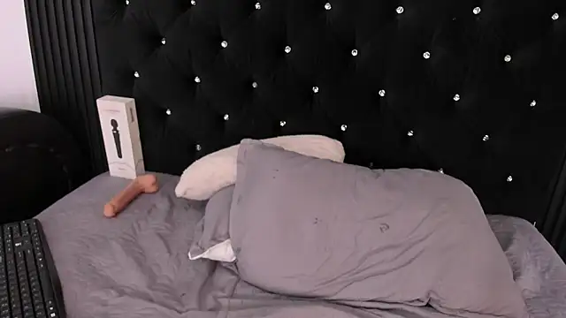 Mia_Devereaux167's Live XXX Chat