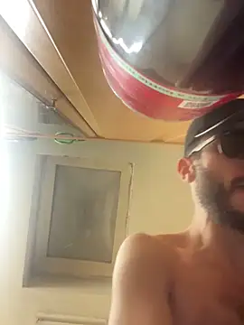 Kissall élő XXX-chatje