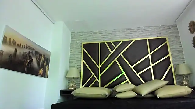 Chat XXX en directo de Nina-Parkerr