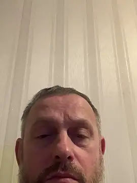 Frosl élő XXX-chatje