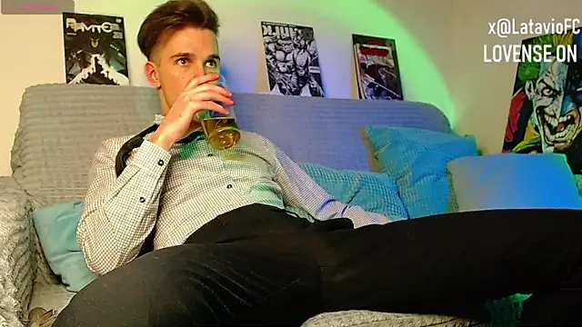 Midnighter_ 网络视讯表演