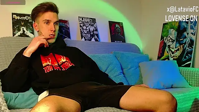 Midnighter_ 网络视讯表演