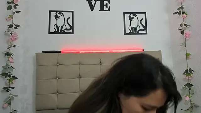 LinaBrowmのライブXXXチャット