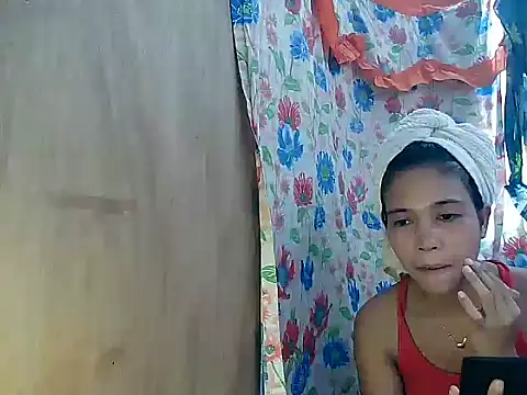 PinaySkinnyGirl live XXX chat