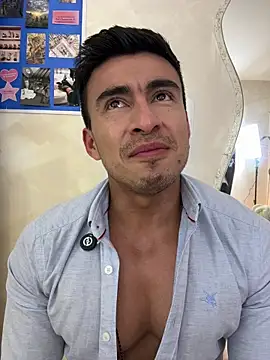 Chris_Clarck Adlı Modelin Canlı XXX Sohbeti