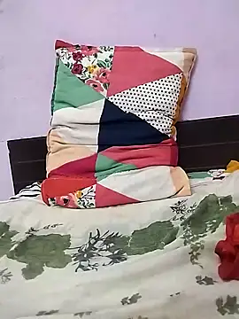 nikkyguddi Chat XXX in diretta