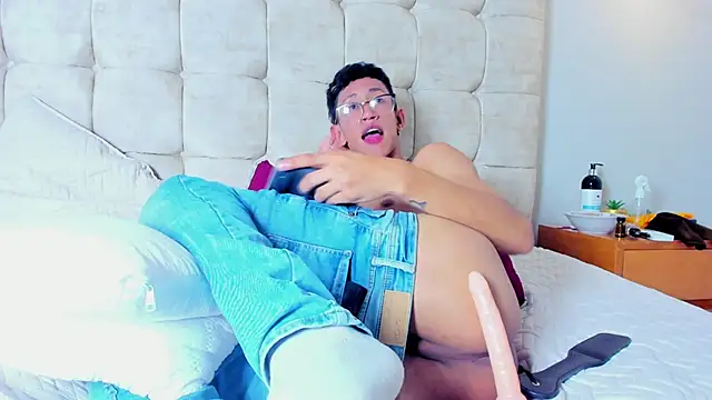 twink_royale18 Adlı Modelin Web Kamerası Şovu