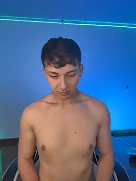 oliver_kyy Show Webcam