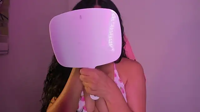 Chatroom XXX en direct de Arianna_Jannes