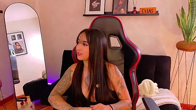 EmmyEvans1 élő XXX-chatje