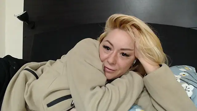 Chat XXX en directo de _karolynesyera_