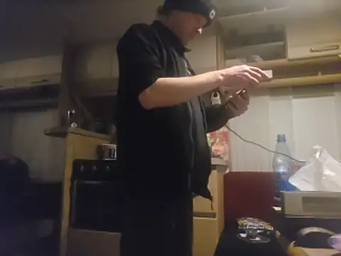 Ebinator666 – Live XXX-chat