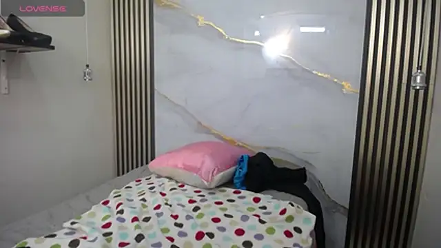 Miah-Princess Chat XXX live