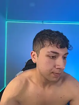 oliver_kyy Chat XXX in diretta