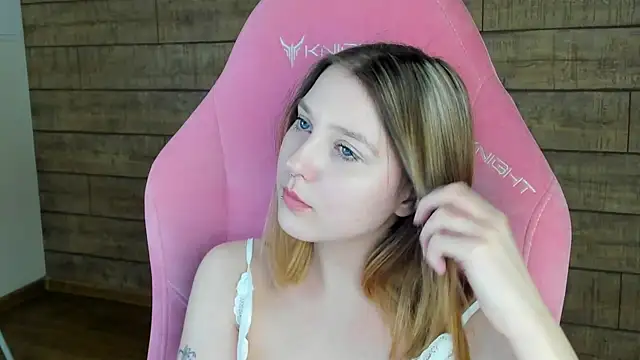XXX chat uživo modela TinnaBurton